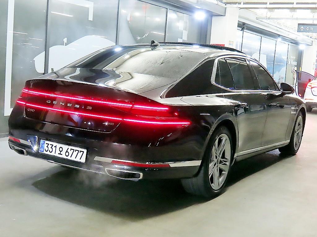 Genesis G90 - Vista 4