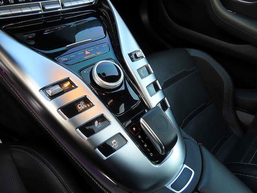 Mercedes Benz AMG GT - Vista 11