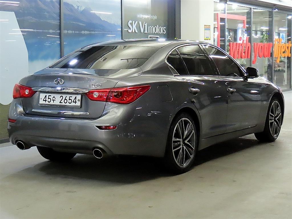 Infiniti Q - Vista 4