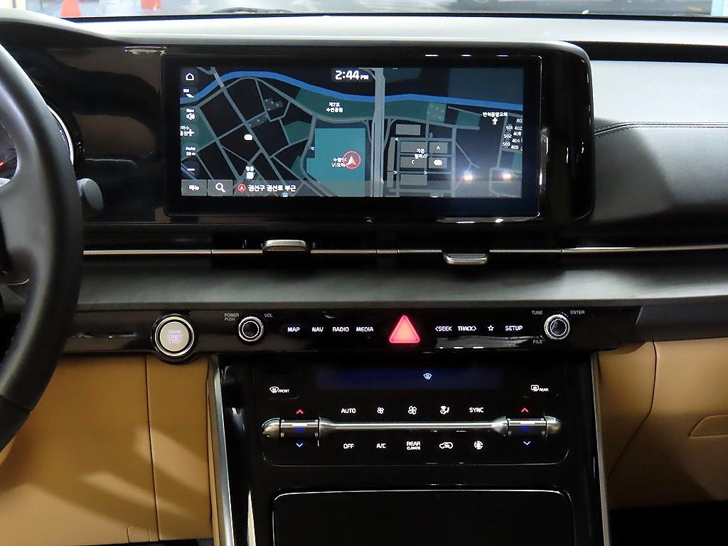 KIA Carnival - Vista 12