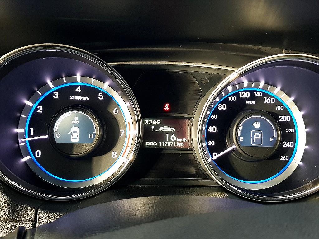 HYUNDAI Sonata - Vista 7