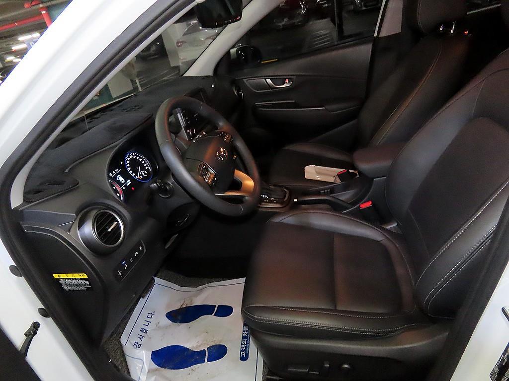 HYUNDAI Kona - Vista 6