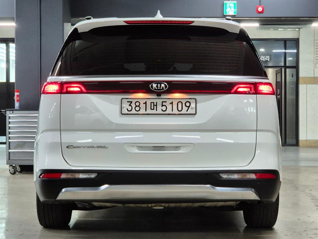 KIA Carnival - Vista 4