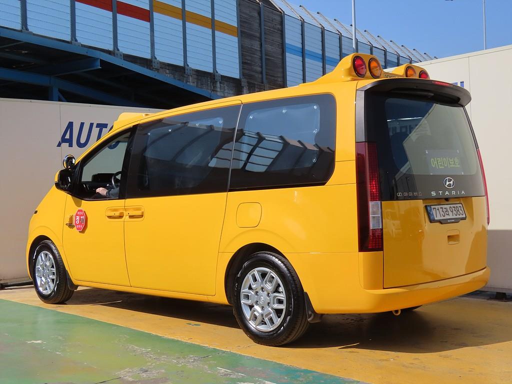 HYUNDAI Staria - Vista 3