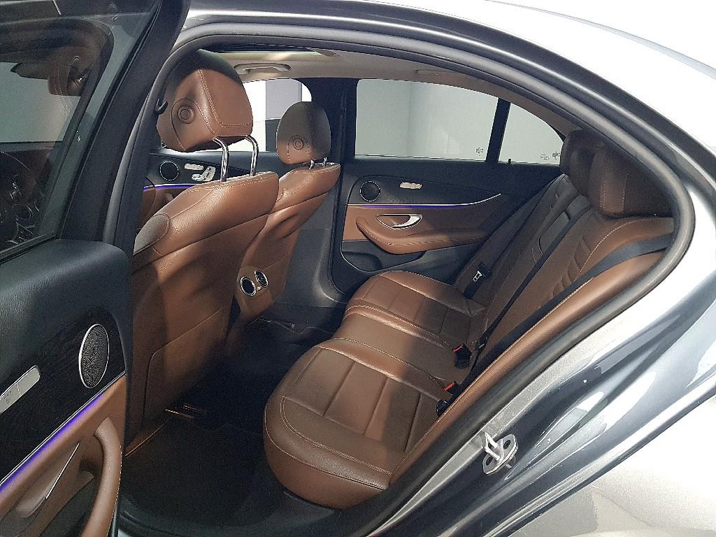 Mercedes Benz E class - Vista 9