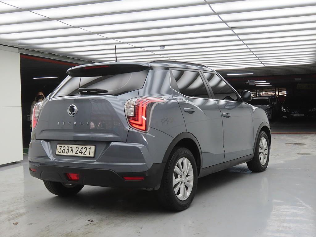 Ssangyong Tivoli - Vista 4