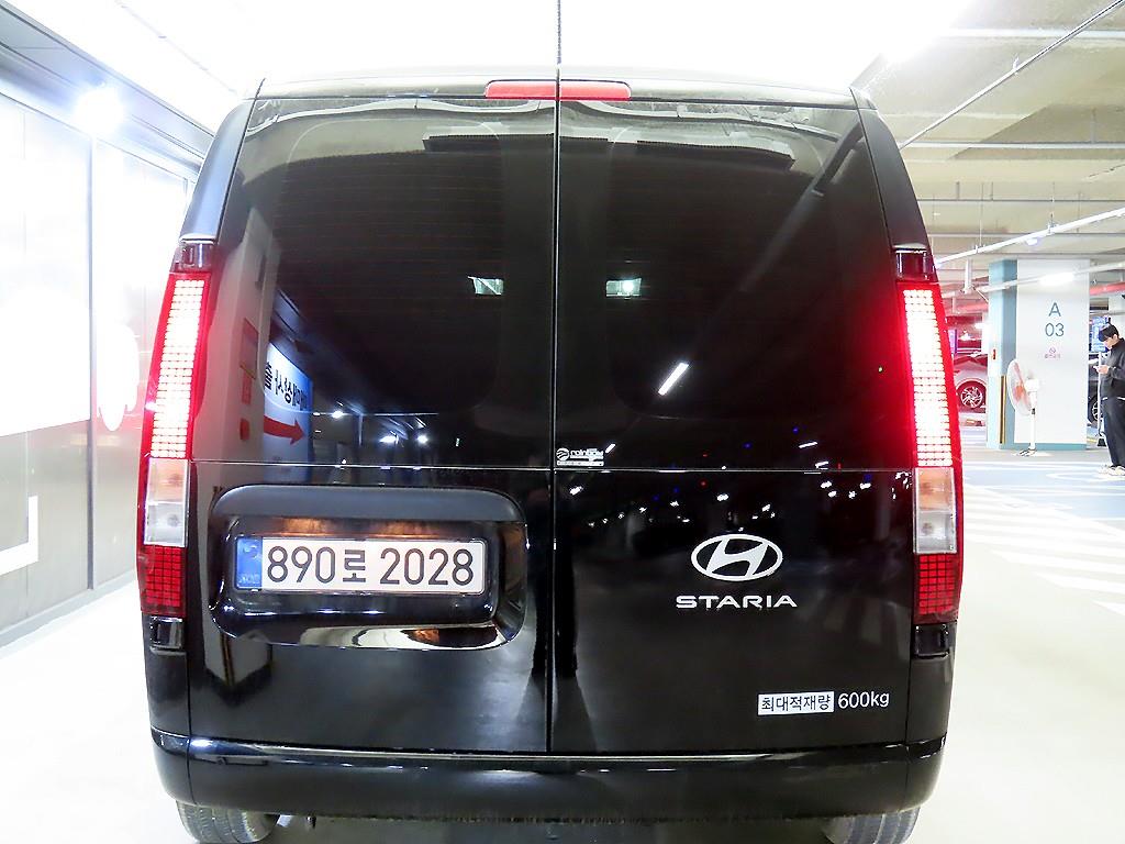 HYUNDAI Staria - Vista 5