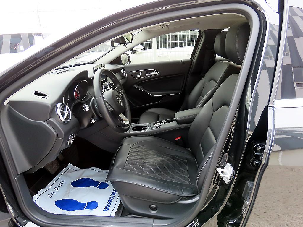 Mercedes Benz GLA Class - Vista 5