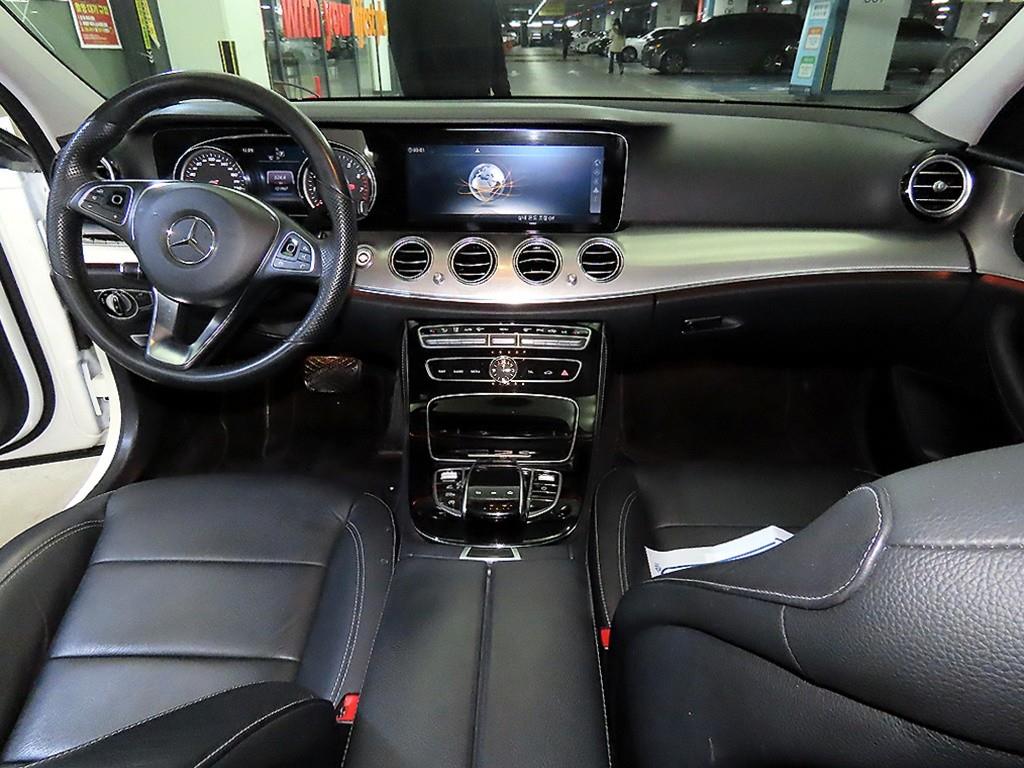 Mercedes Benz E class - Vista 10