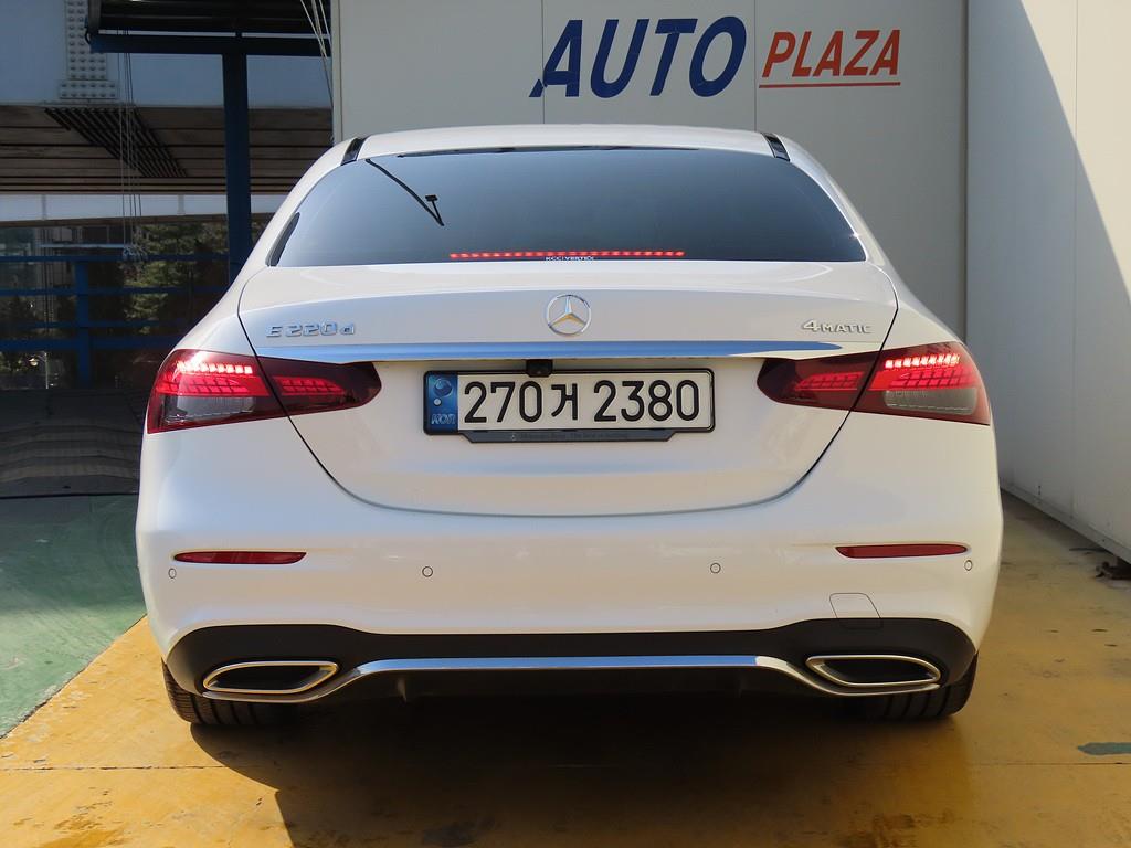 Mercedes Benz E class - Vista 4