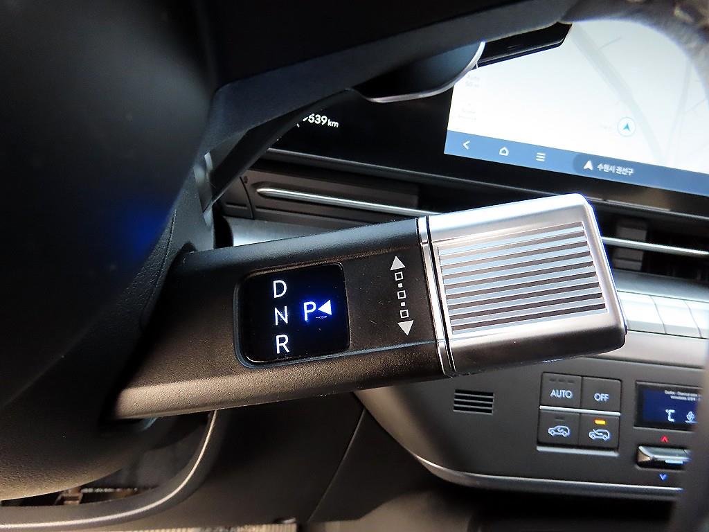 HYUNDAI Kona - Vista 10