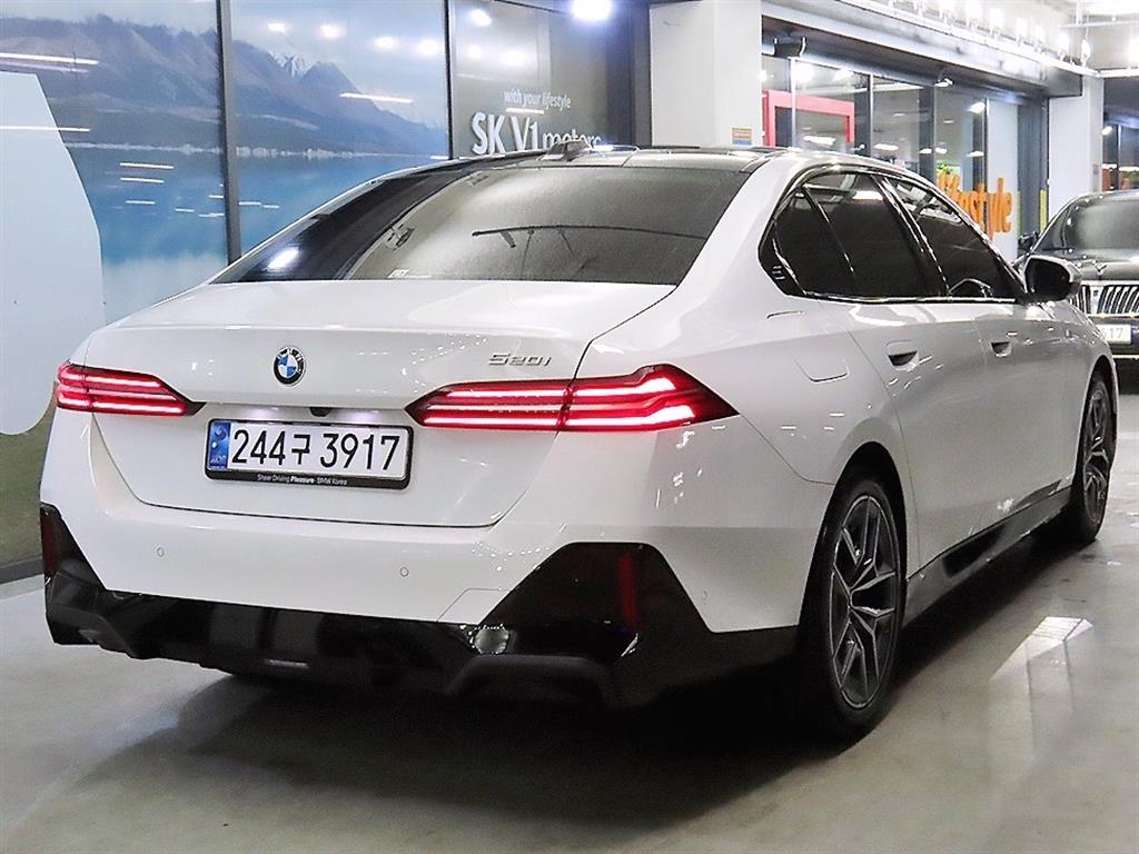 BMW 5 Series - Vista 4