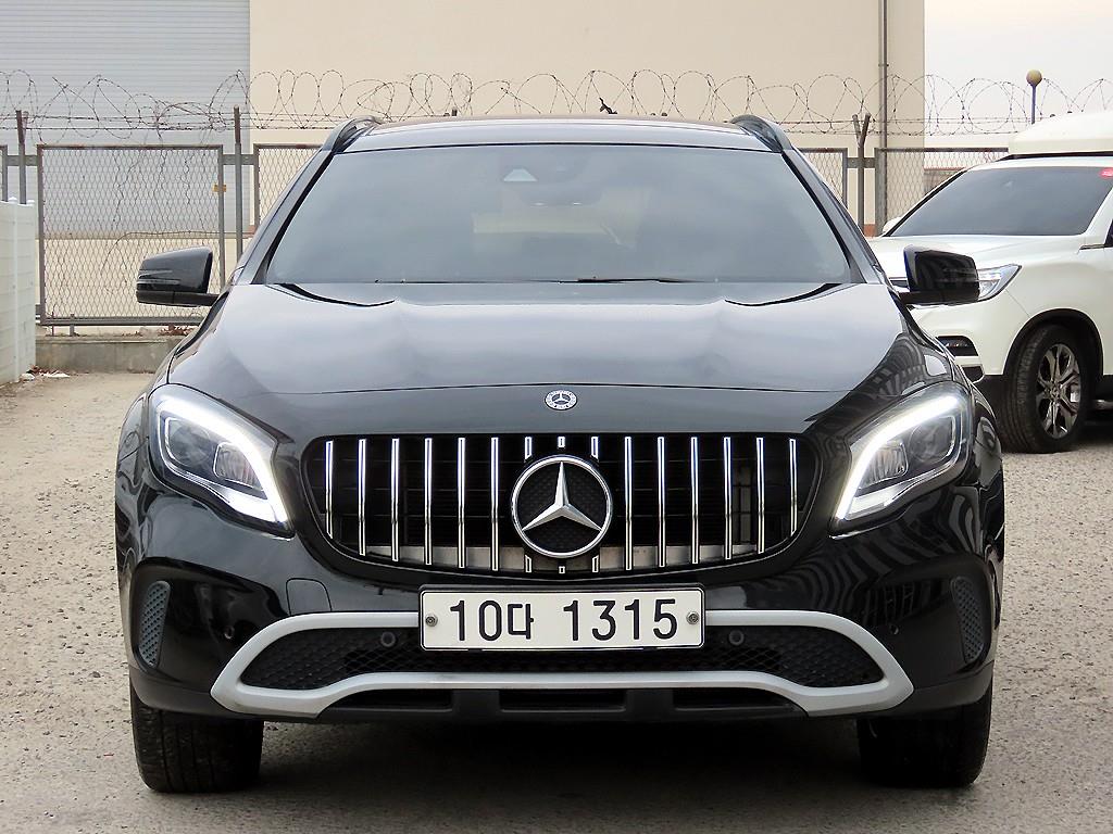 Mercedes Benz GLA Class 2018 Negro - Importación desde Corea - HF Imports Iquique - Foto 1
