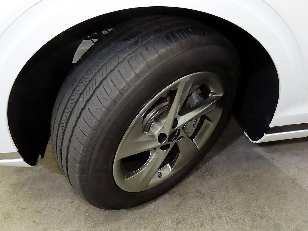 Genesis GV70 2025 Blanco - Importación desde Corea - HF Imports Iquique - Foto 20