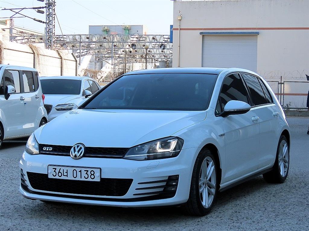 Volkswagen Golf - Vista 2