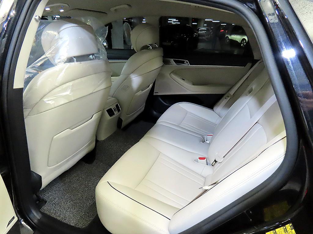 Genesis G80 - Vista 7