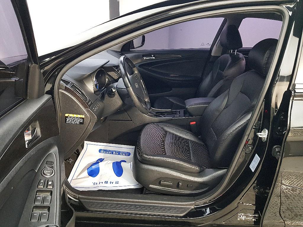 HYUNDAI Sonata - Vista 8