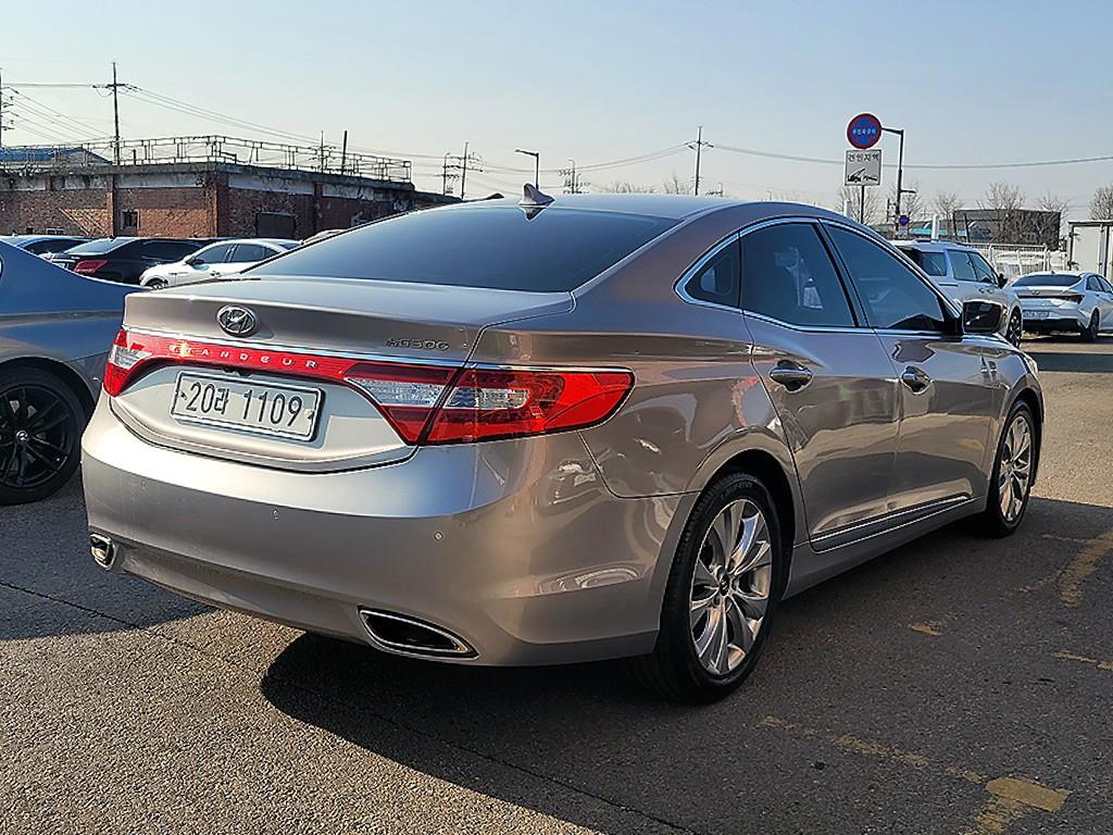 HYUNDAI Grandeur - Vista 4