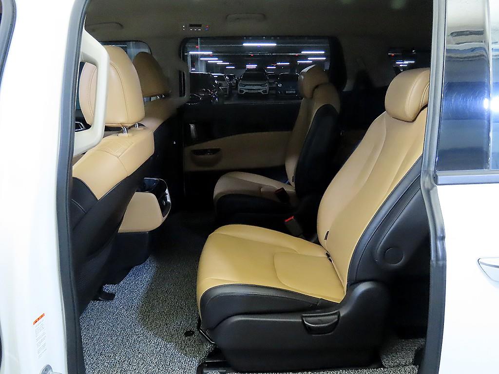 KIA Carnival - Vista 7