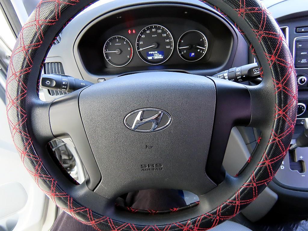 HYUNDAI Starex - Vista 9