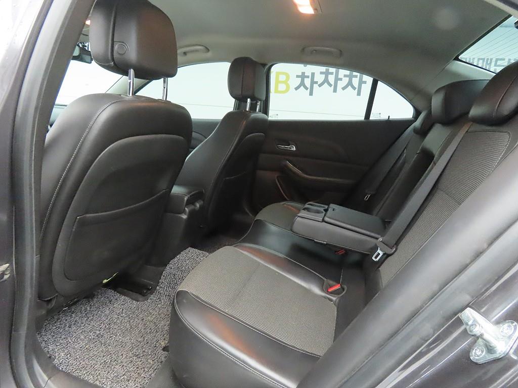 Chevrolet Malibu - Vista 6