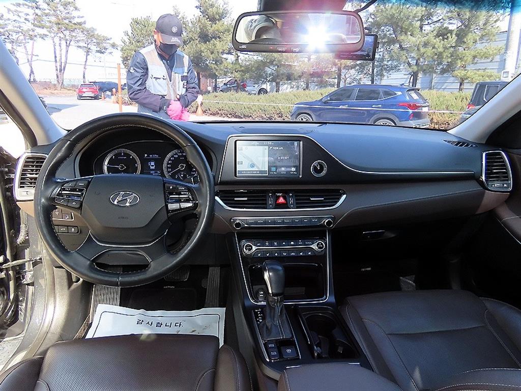 HYUNDAI Grandeur - Vista 7