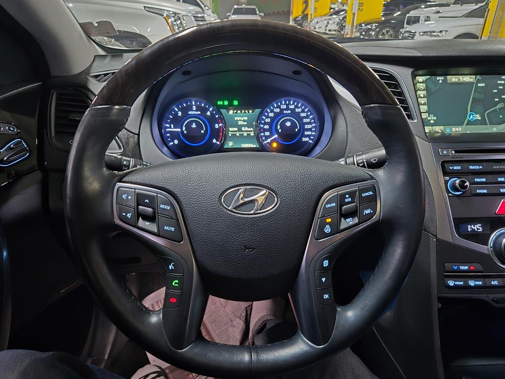 HYUNDAI Grandeur - Vista 8