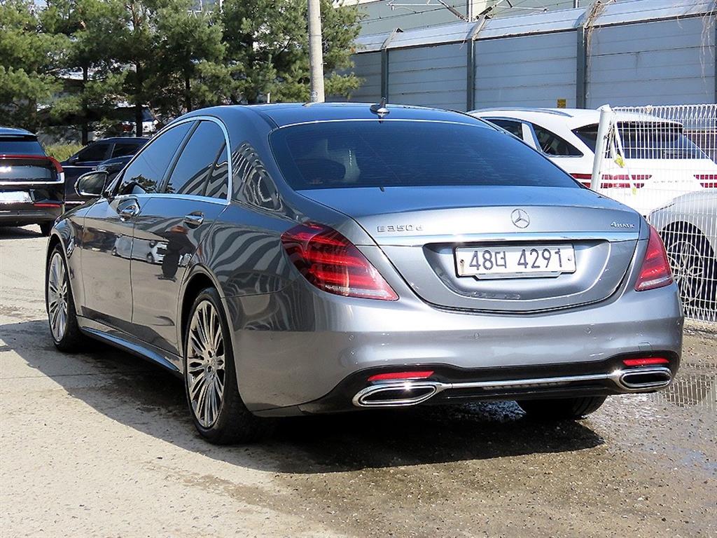 Mercedes Benz S Class - Vista 3
