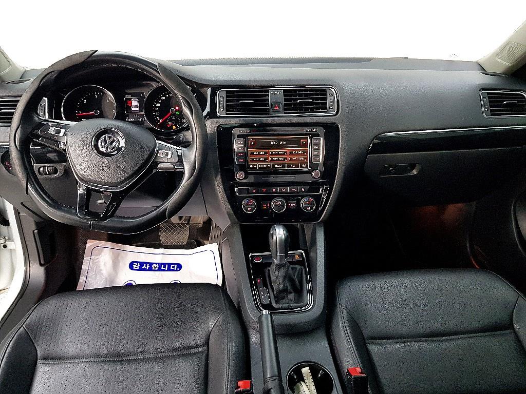 Volkswagen Jetta - Vista 5