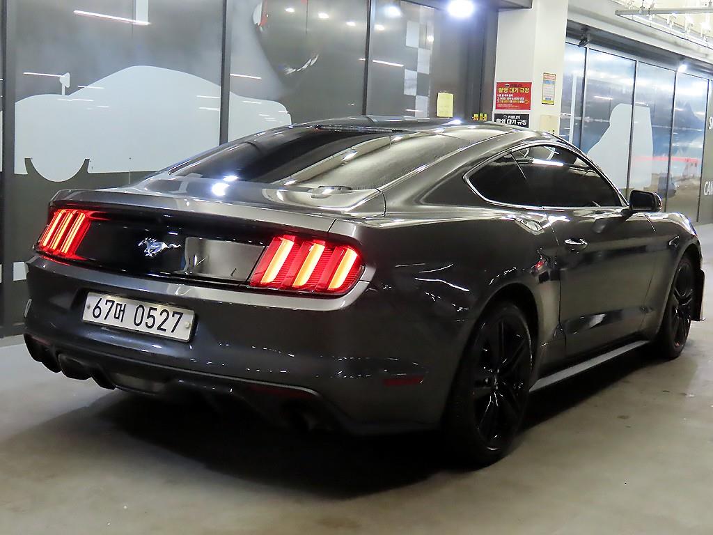 Ford Mustang - Vista 4