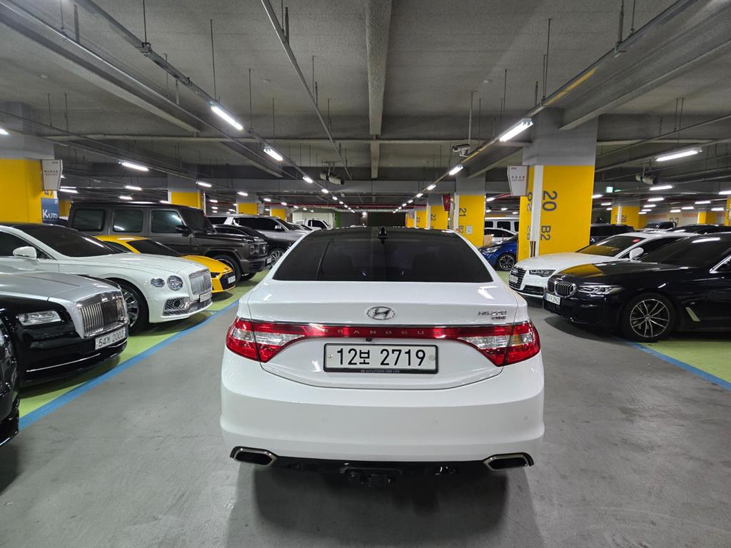 HYUNDAI Grandeur - Vista 4