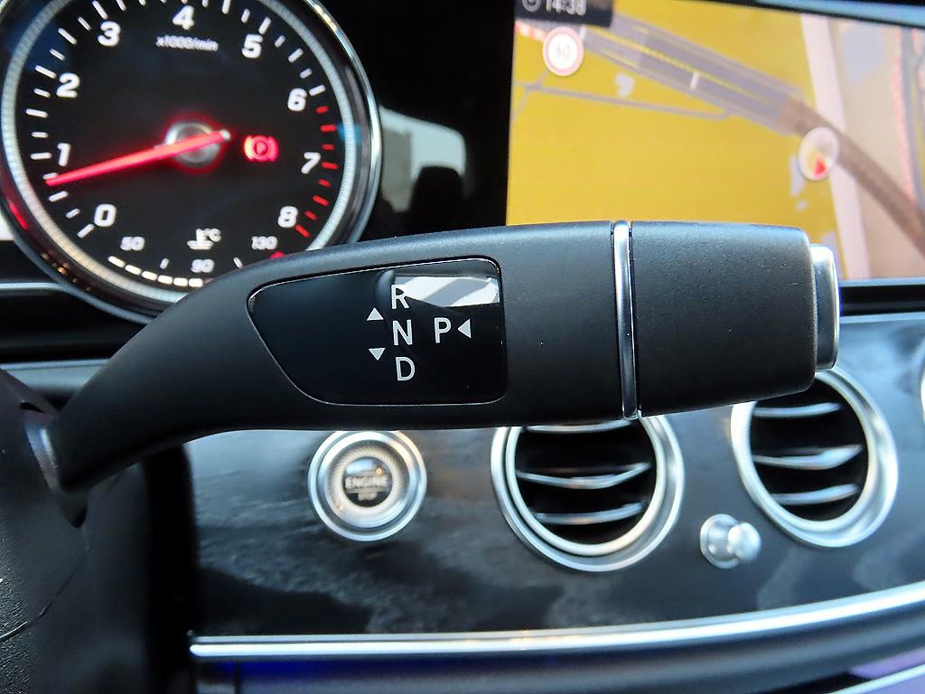 Mercedes Benz E class - Vista 10