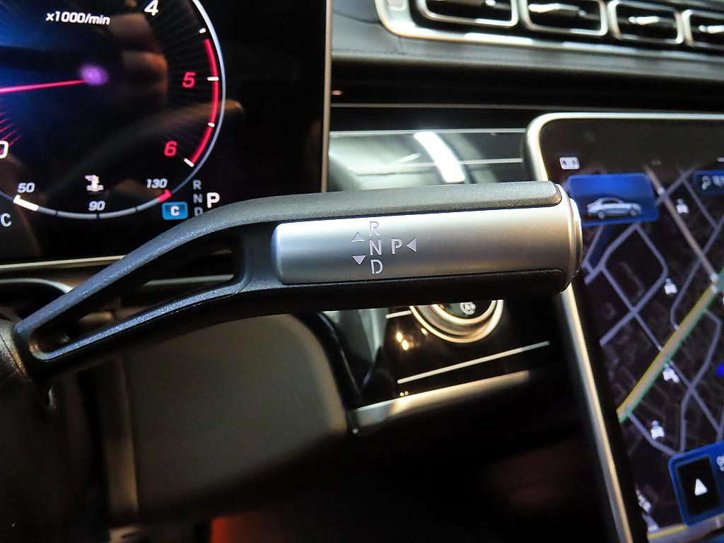 Mercedes Benz S Class - Vista 12