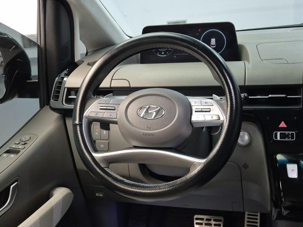 HYUNDAI Staria - Vista 9