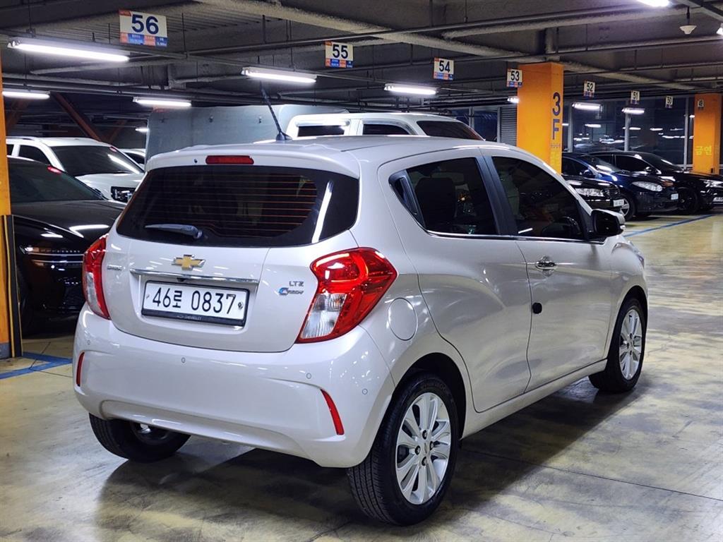 Chevrolet Spark - Vista 5