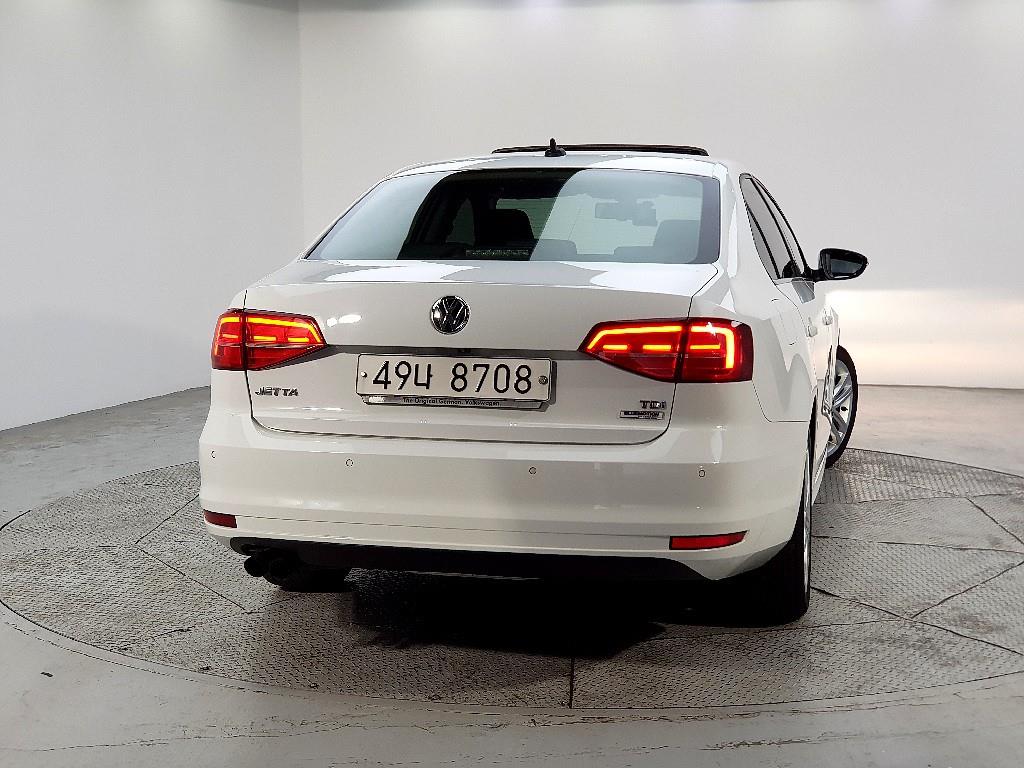 Volkswagen Jetta - Vista 3