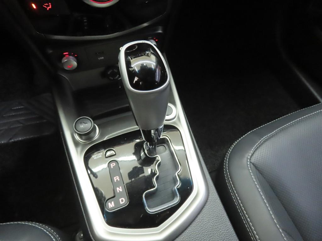 Ssangyong Tivoli 2016 Blanco - Importación desde Corea - HF Imports Iquique - Foto 13