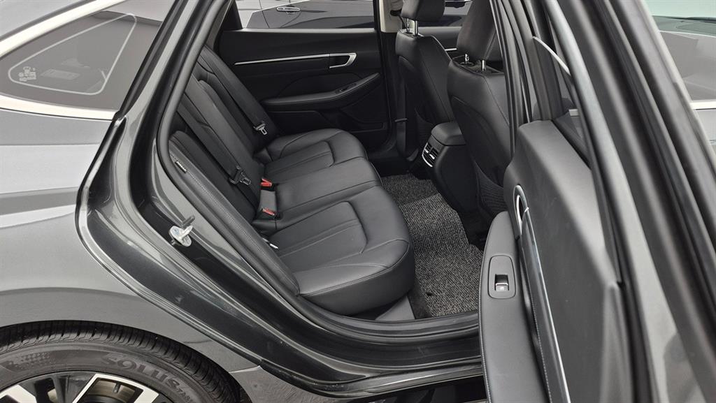 HYUNDAI Sonata - Vista 7