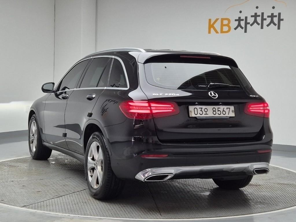 Mercedes Benz GLC Class - Vista 2