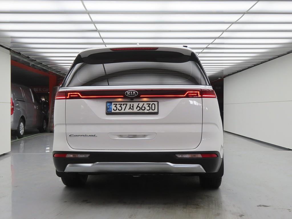 KIA Carnival - Vista 3