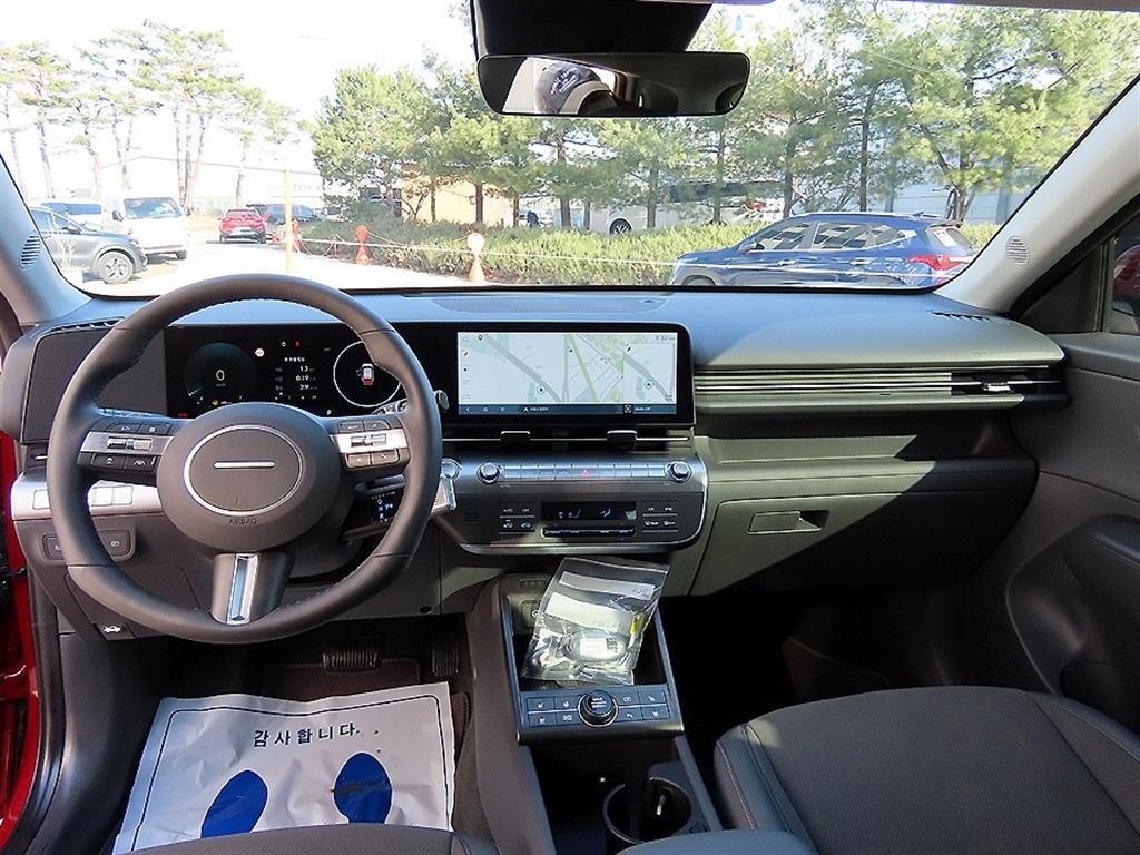 HYUNDAI Kona - Vista 7