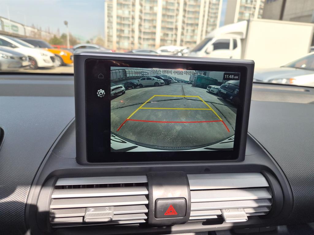 HYUNDAI Casper - Vista 10