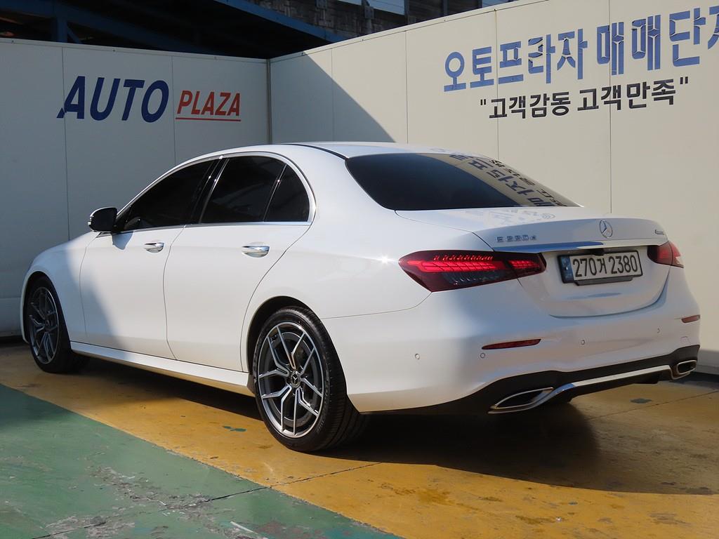 Mercedes Benz E class - Vista 3