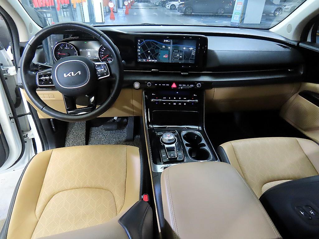 KIA Carnival - Vista 11