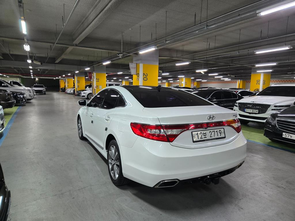 HYUNDAI Grandeur - Vista 5