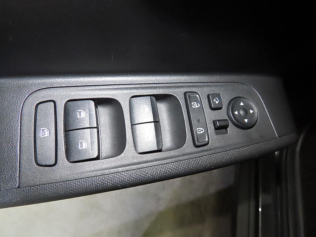 HYUNDAI Casper - Vista 12