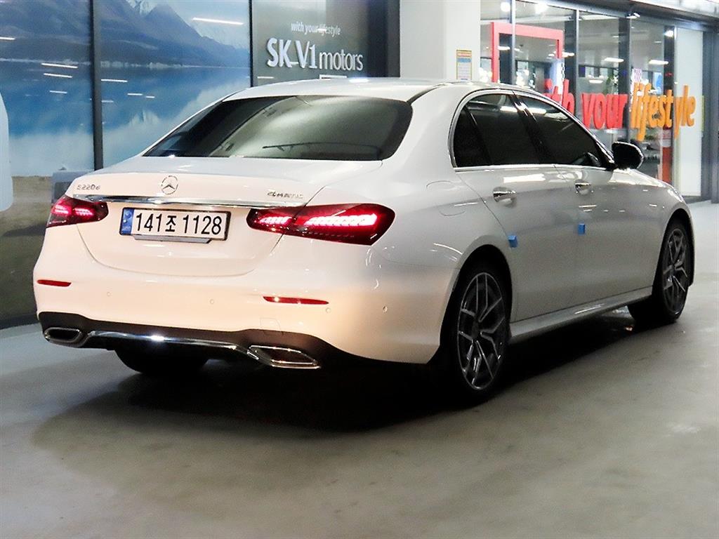 Mercedes Benz E class - Vista 4