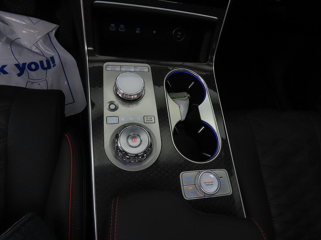 Genesis GV80 - Vista 11