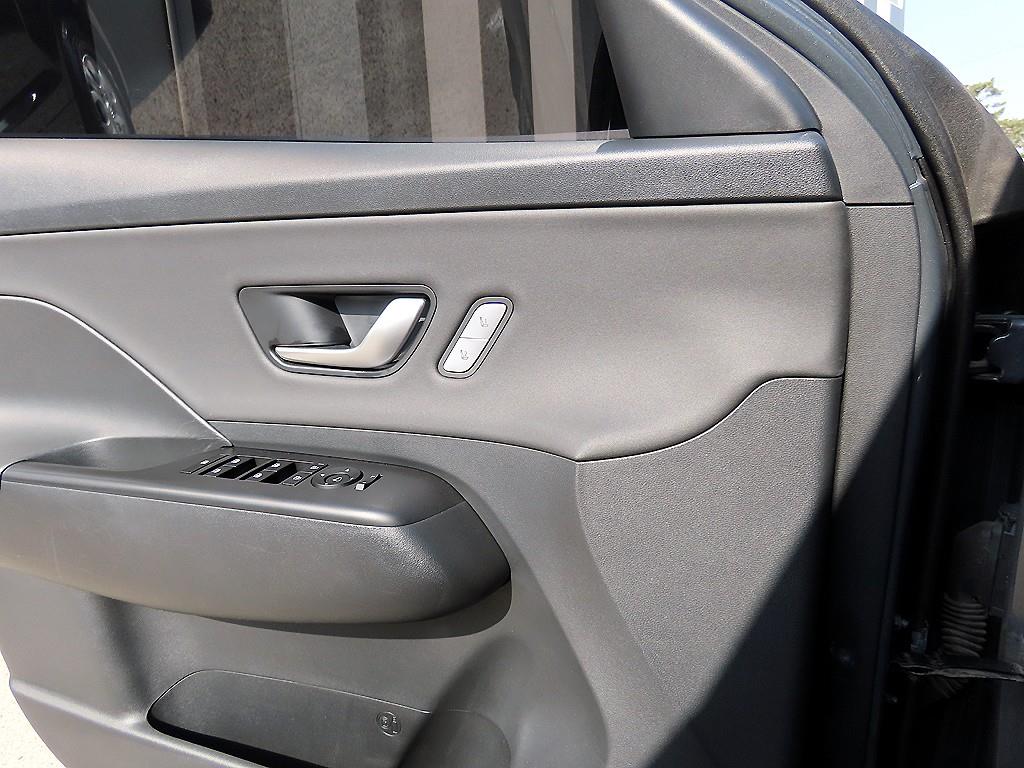 HYUNDAI Kona - Vista 11