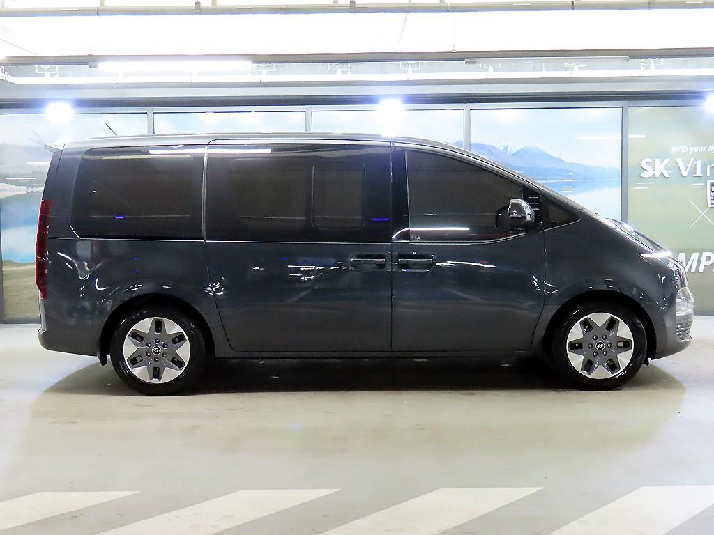 HYUNDAI Staria - Vista 3